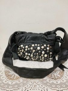 Black Handbag with Studs💥