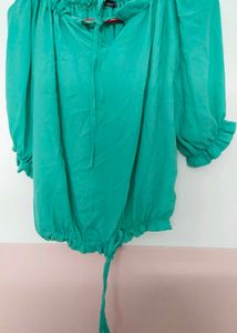 HALF SHOULDER TOP