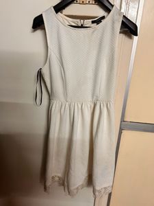 Forever 21 Off White dress Of M Size
