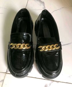 Trendy Chunky Loafers 🖤