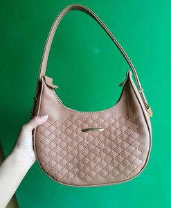 Classy Handbag 👜