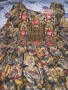 Floral Embroidered Kurta