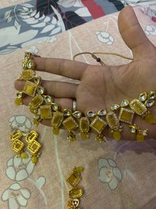 Yellow Jewellery Set with Mangtika