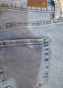 28 MODE Light Wash Jeans