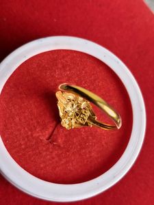 Elegant Gold Ring