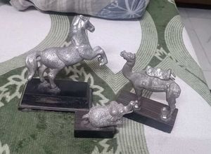 Aluminium or another Metal Showpiece Set