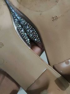 Zudio Embellished Flats