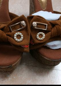 catwalk suede Wedge..