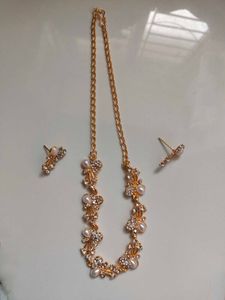 Gold Floral Pearl Necklace & Earring Set