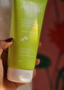 Dot &amp; Key Cica Calming Face Wash