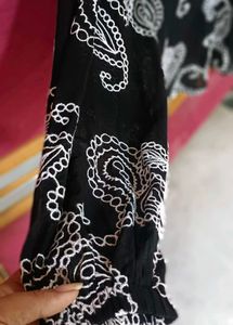 Paisley Thread Work Top