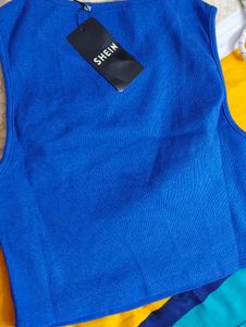 SHEIN Friends Crop Top