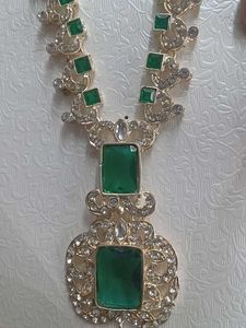 Partyware Designer Rani Haar  Stone Base Set