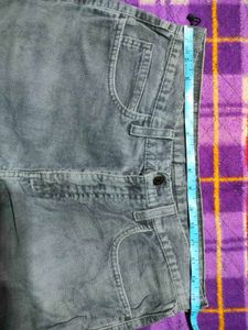 Levi&#39;s Grey Pants