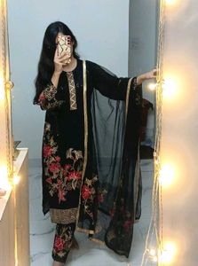 Floral Embroidered Kurta Set