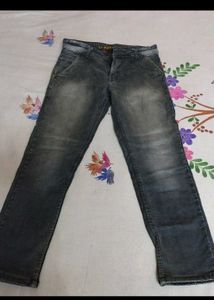 Beautiful Like New Mens Jeans