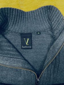 Stylish Zip-Up Knit Cardigan