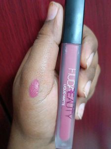 Huda Beauty Liquid Matte Lipstick😍