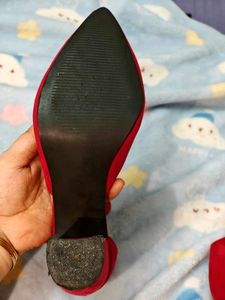 Red Velvet Pointed Heels 👠