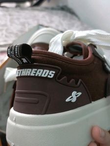 SOLETHREADS sneekers