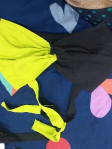 Women Twisted Crop Top