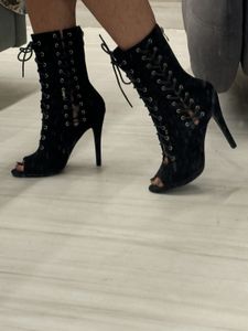 Black Lace-Up Toe Heels