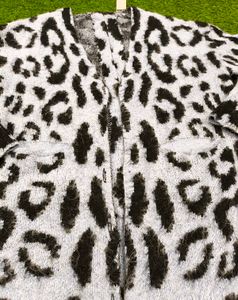 Stylish Leopard Print Shrug
