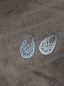 Pretty Metal Carving Design Earrings
