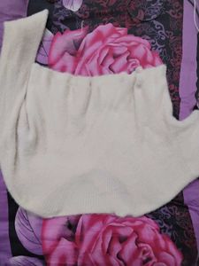 Stylish White Cropped Sweater