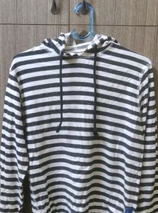 Full Sleeves Hoodie Tshirt, With Good Condition.