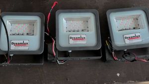 Dreamlux RGB Lights With Day/Night Sensor Set Of 3