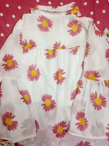Daisy Print White Top