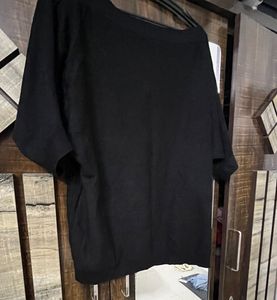 Black Top Light Sweater Type