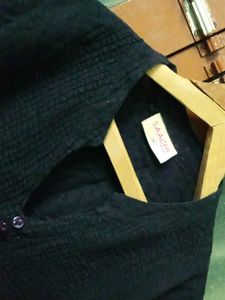 Girls Short Black Top For Jeans Pant Might Fit 15-17 Year Old
