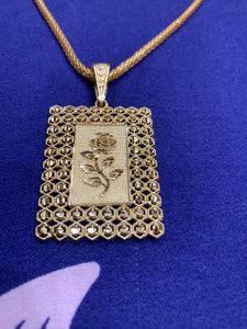 Rose Pendant Necklace