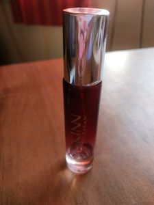 Skinn &amp; Mamaearth Perfume Combo