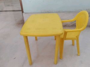 Nilkamal - Kids Dining Table Set