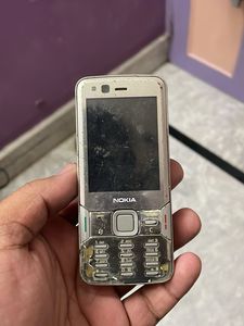Nokia n82