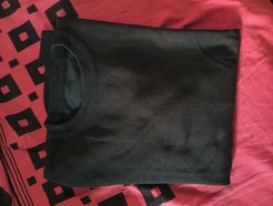 BLACK SWEATER