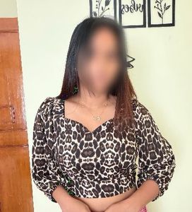 Animal Print Crop Top - Stylish!