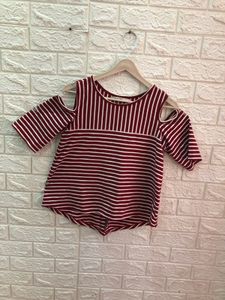 Striped Cold Shoulder Top🥀