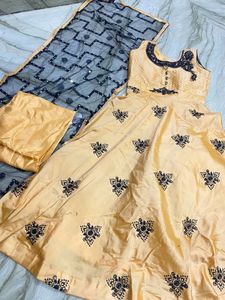 ❗️New Heavy Gown ❗️