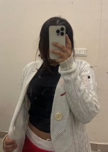 white sweater fit any size small too as a shrug
