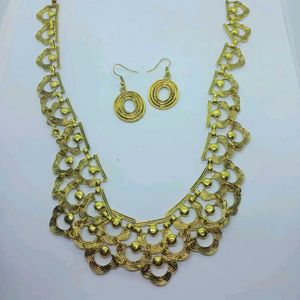 Free Courier Bag Brand New Necklace With Earrings