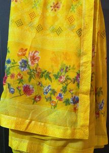 Yellow Floral Saree With Stitchable Blouse