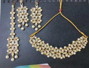 Pretty Jewellery Set - With Pearls