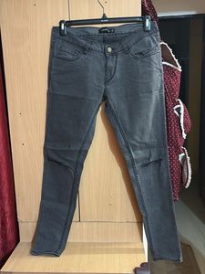 Ripped Knee charcoal Gray Denim Jeans