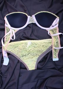 Bra &amp; Panty Set 👙