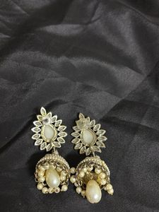 Elegant Pearl Jhumka Earrings