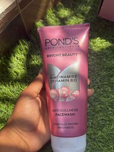 Pond's Bright Beauty Facewash